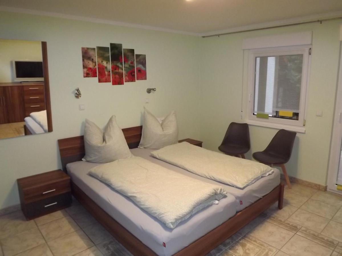 Grosszuegige Ferienwohnung Am Waldesrand Im Seenland Lauta Exteriér fotografie