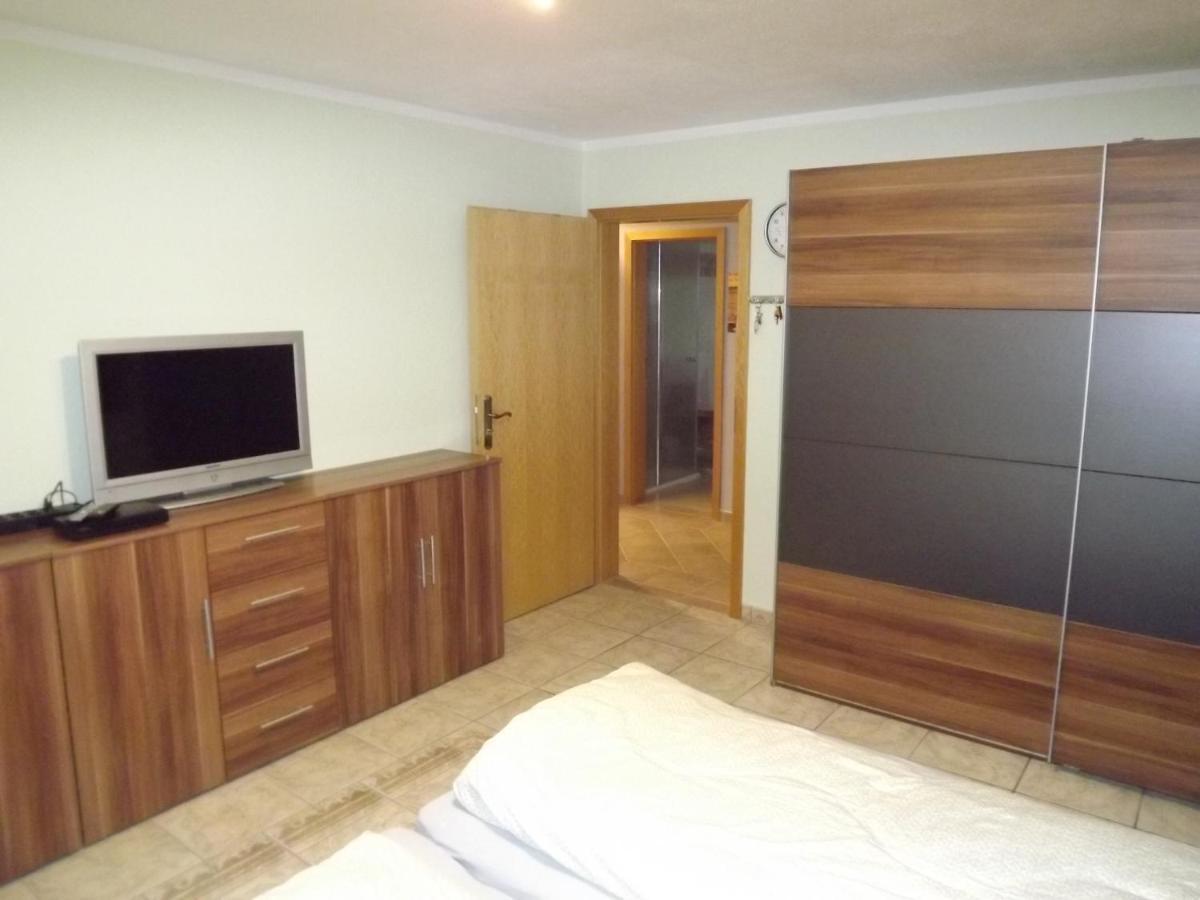 Grosszuegige Ferienwohnung Am Waldesrand Im Seenland Lauta Exteriér fotografie