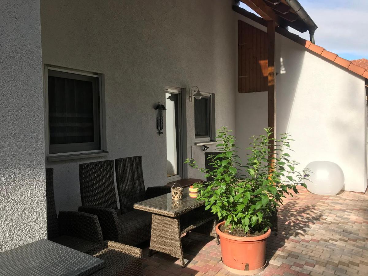 Grosszuegige Ferienwohnung Am Waldesrand Im Seenland Lauta Exteriér fotografie