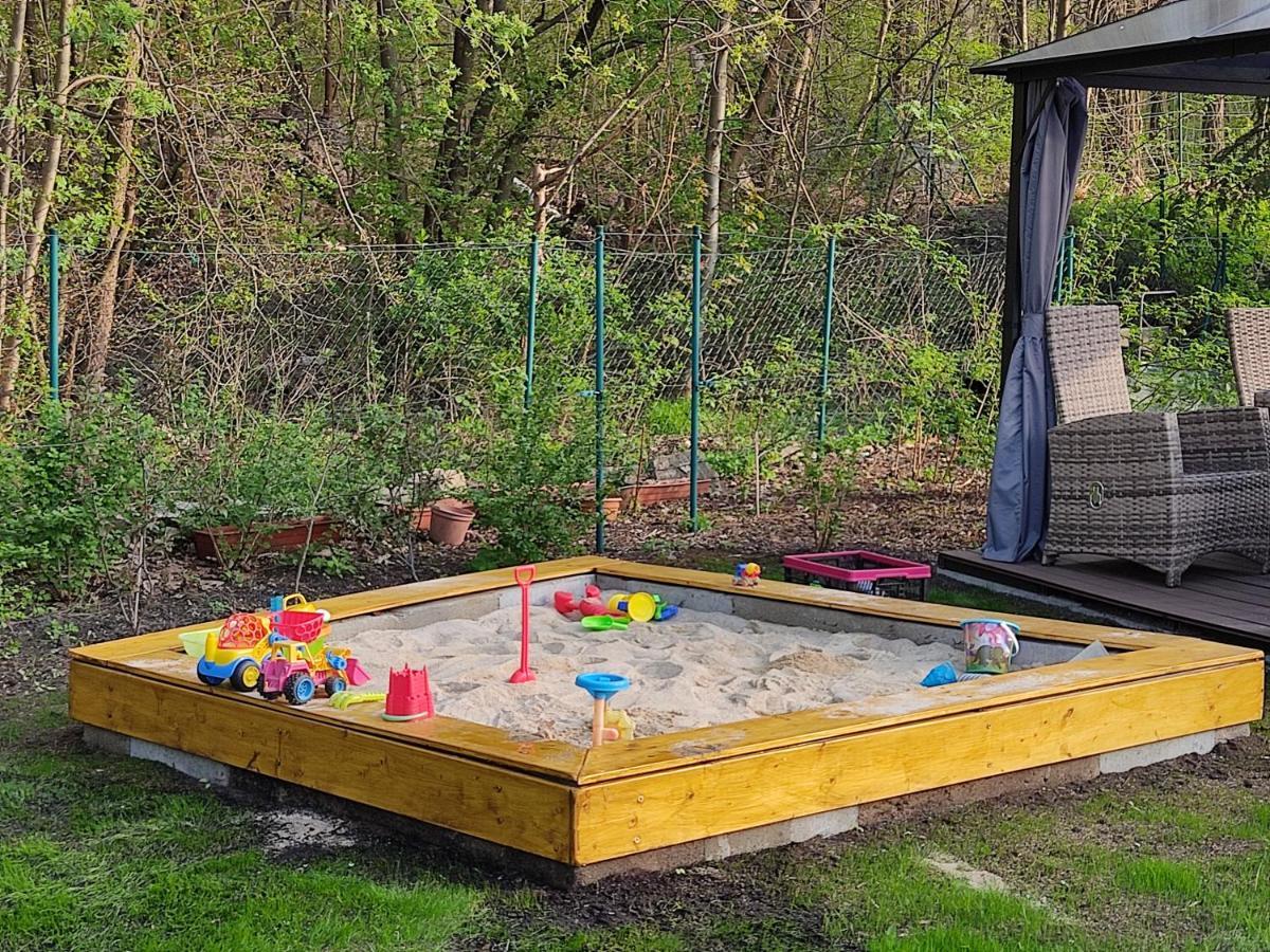Grosszuegige Ferienwohnung Am Waldesrand Im Seenland Lauta Exteriér fotografie